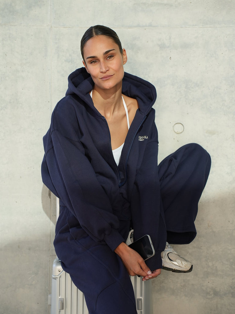 BLUE ESSENTIAL ZIPPER