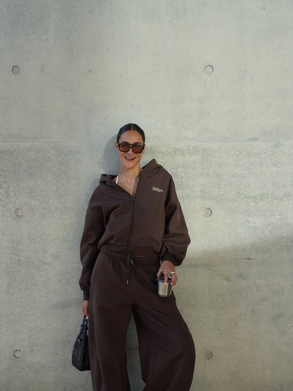 BROWN ESSENTIAL ZIPPER